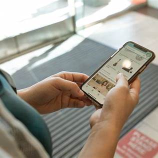 iOS 18:n uusi ominaisuus: Sovellusten lukitseminen ja piilottaminen – suojaa yksityisyyttäsi entistä paremmin